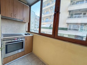 1 sovrum Lazur, Burgas 6