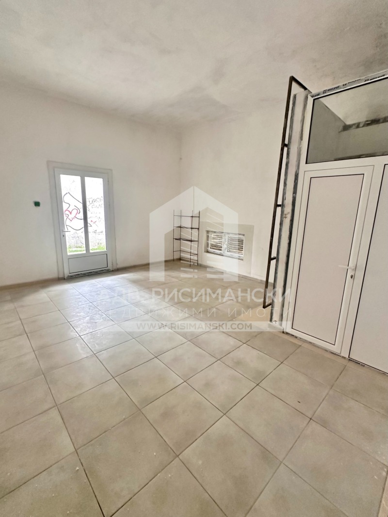 Дава под Наем ОФИС в град Бургас, Център - 28 кв.м / 380 € » 743.22 лв., АДВ.РИСИМАНСКИ-АГЕНЦИЯ ЗА НЕДВИЖИМИ ИМОТИ