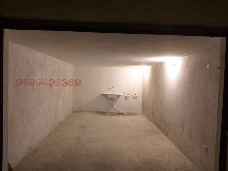 Дава под наем ГАРАЖ, ПАРКОМЯСТО, гр. Варна, Окръжна болница-Генерали, снимка 2 - Гаражи и паркоместа - 53405728