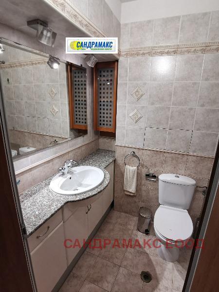 Дава под наем 3-СТАЕН, гр. София, Лозенец, снимка 8 - Апартаменти - 54348884