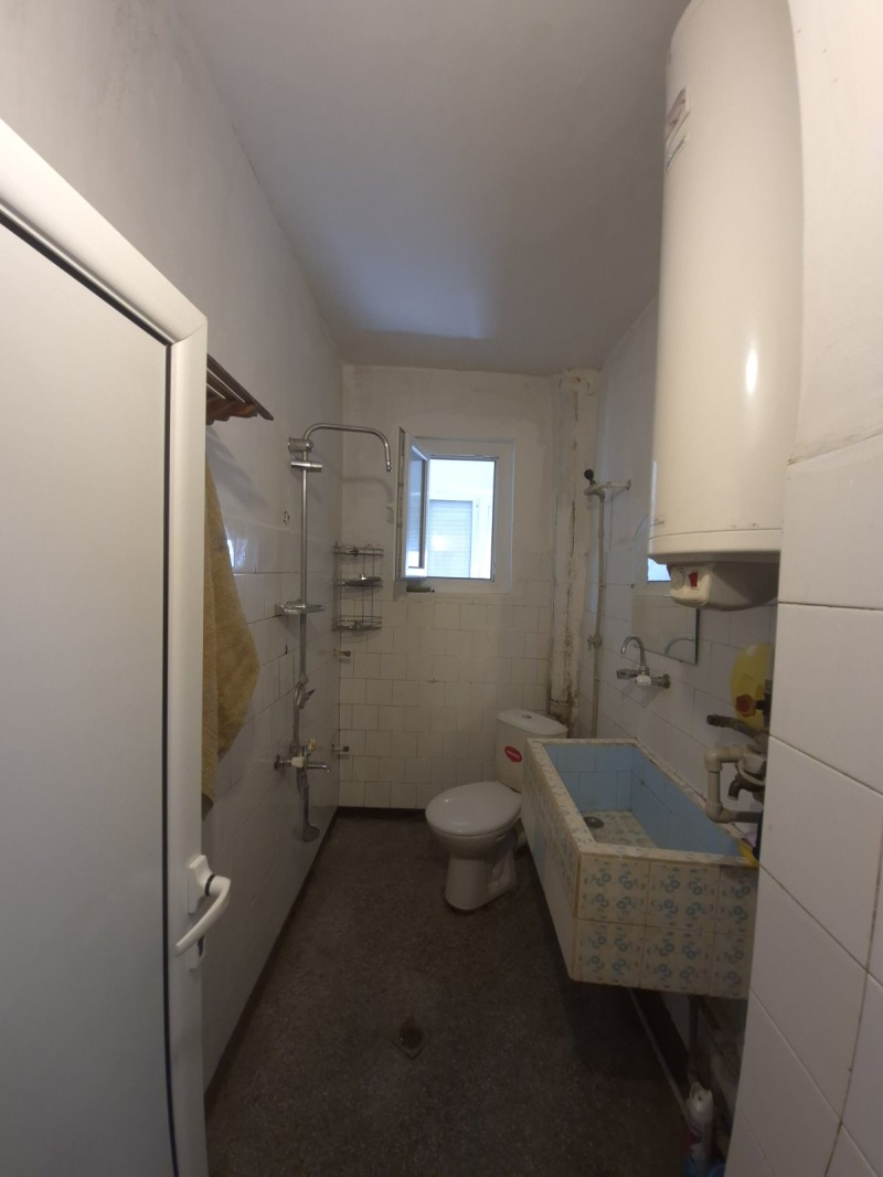 Til leje  1 soveværelse Pleven , 9-ti kvartal , 70 kvm | 48992547 - billede [9]