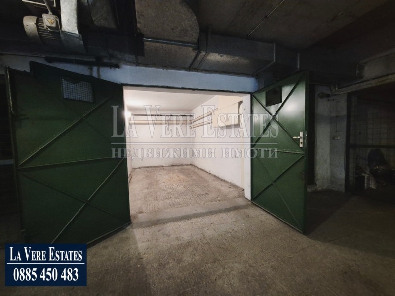 Дава под наем ГАРАЖ, ПАРКОМЯСТО, гр. Русе, Център, снимка 6 - Гаражи и паркоместа - 52977424