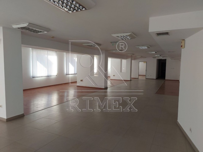 Дава под Наем ОФИС в град Пловдив, Център - 640 кв.м / 6 960 € » 13 612.58 лв., РИМЕКС ИМОТИ