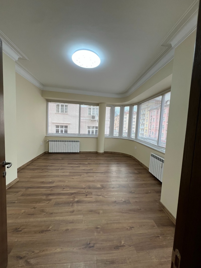 Дава под наем 4-СТАЕН, гр. София, Център, снимка 8 - Апартаменти - 53175872