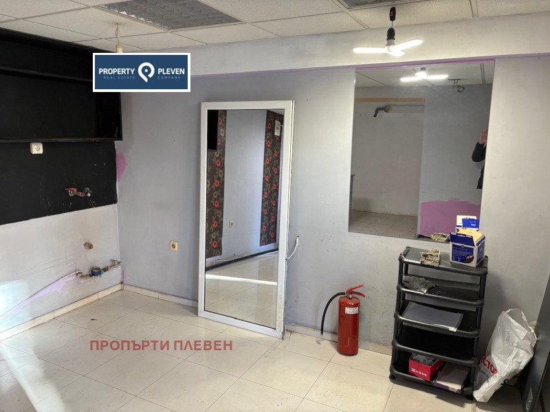 Дава под наем МАГАЗИН, гр. Плевен, Идеален център, снимка 2 - Магазини - 53107258