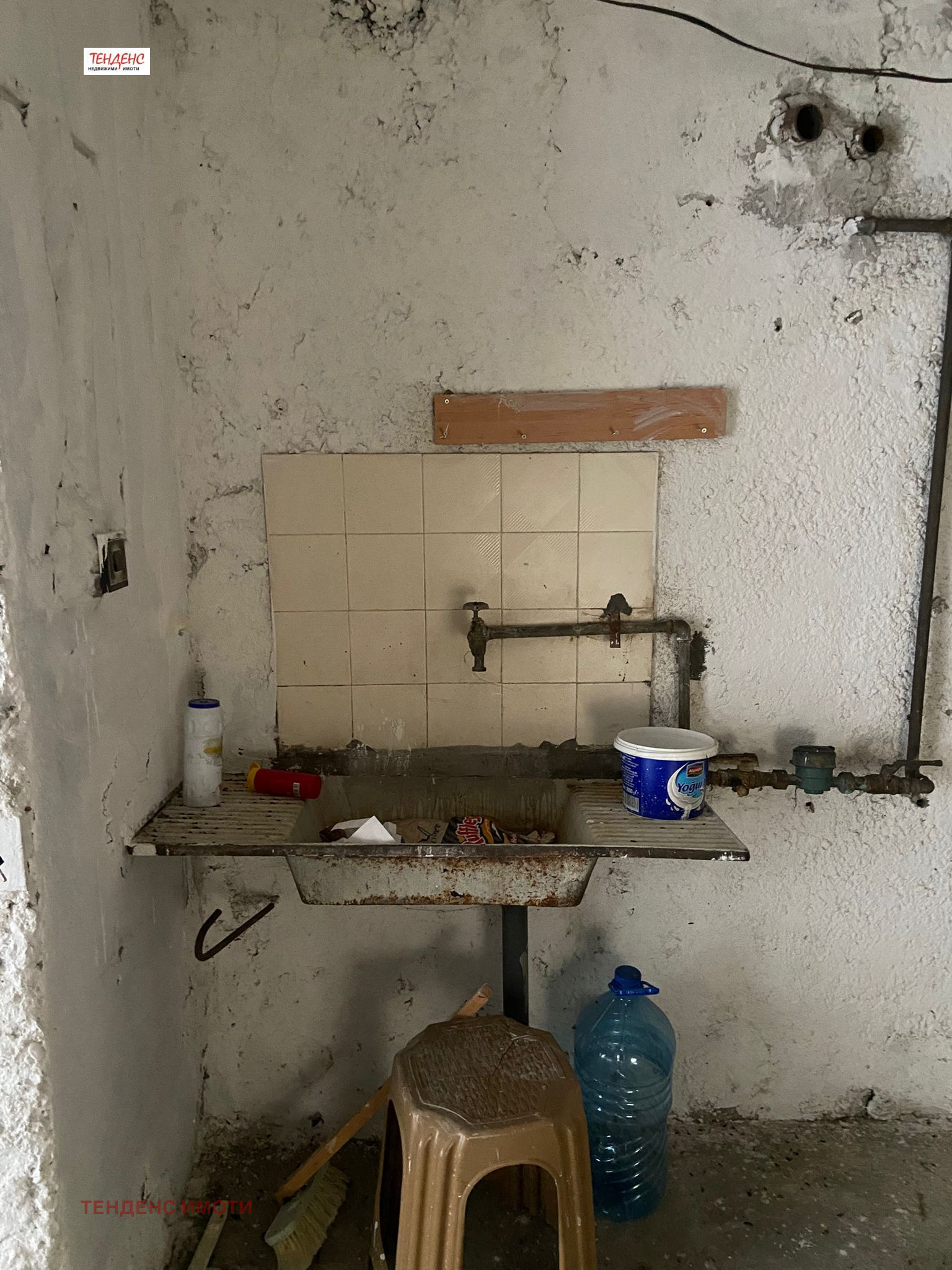 Дава под наем ГАРАЖ, ПАРКОМЯСТО, гр. Кърджали, Възрожденци, снимка 2 - Гаражи и паркоместа - 55830191