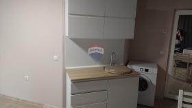 Studio Pogrebi, Warna