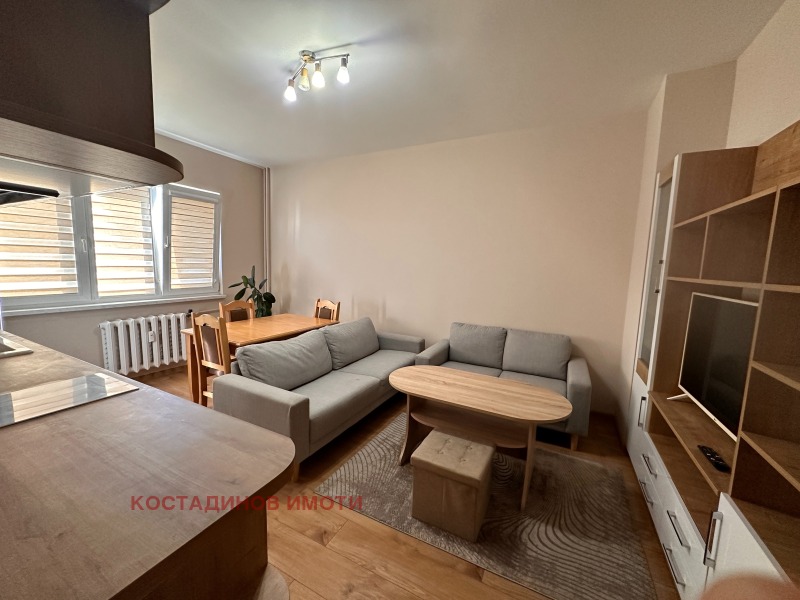 A louer  2 chambres Plovdiv , Izgrev , 70 m² | 63576700