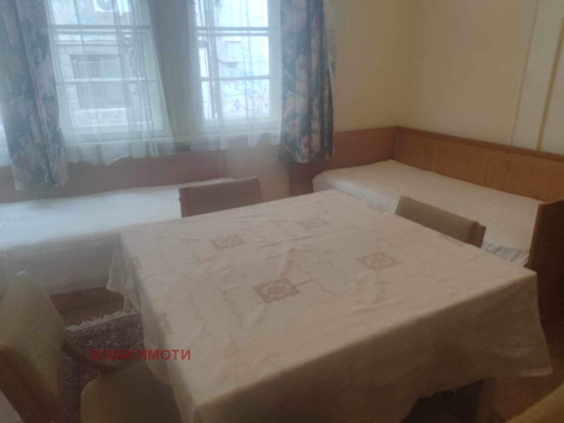 For Rent  3+ bedroom Plovdiv , Tsentar , 140 sq.m | 32304134