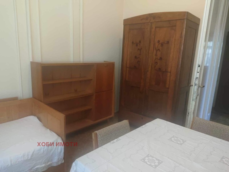 For Rent  3+ bedroom Plovdiv , Tsentar , 140 sq.m | 32304134 - image [2]