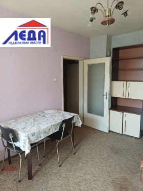 Studio Mara Dentsjeva, Pleven