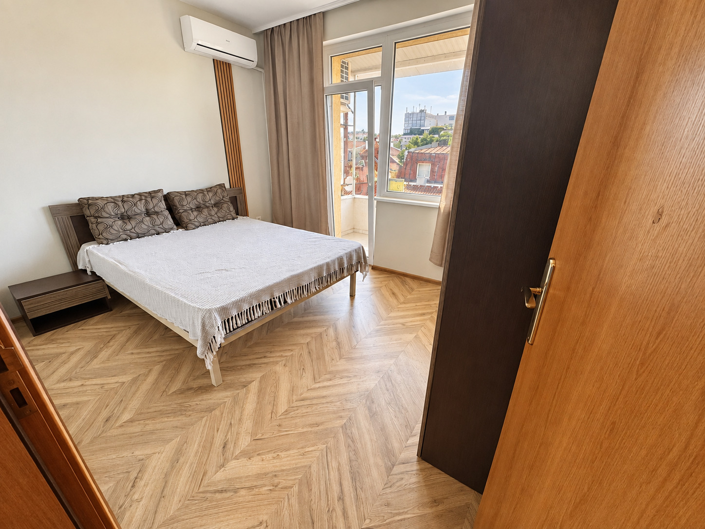 Дава под наем 3-СТАЕН, гр. Варна, Център, снимка 4 - Апартаменти - 56128007