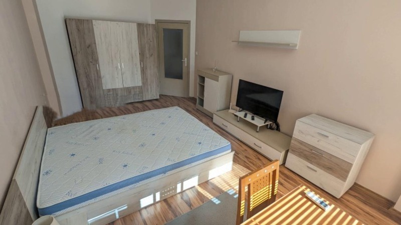 Дава под нем  3-стаен, град София, Красно село •  649 EUR • ID 45407258 — holmes.bg - [1] 