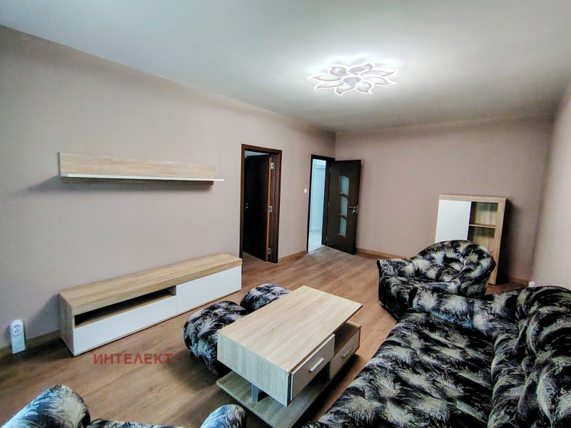 K pronájmu  2 ložnice Pernik , Iztok , 93 m2 | 24368077