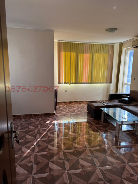 2 quartos Reduta, Sofia 1