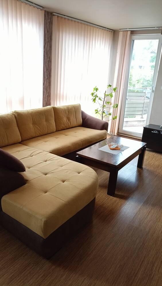 Дава под нем  2-стаен, град Пловдив, Младежки Хълм •  435 € • ID 17281746 — holmes.bg - [1] 