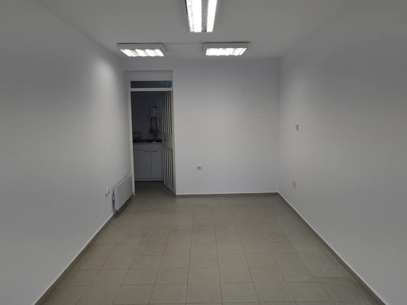 Da affittare  Negozio Sofia , Hladilnika , 34 mq | 51235561 - Immagine [2]