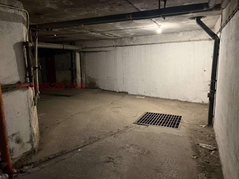 Дава под наем ГАРАЖ, ПАРКОМЯСТО, гр. София, Иван Вазов, снимка 3 - Гаражи и паркоместа - 53561804