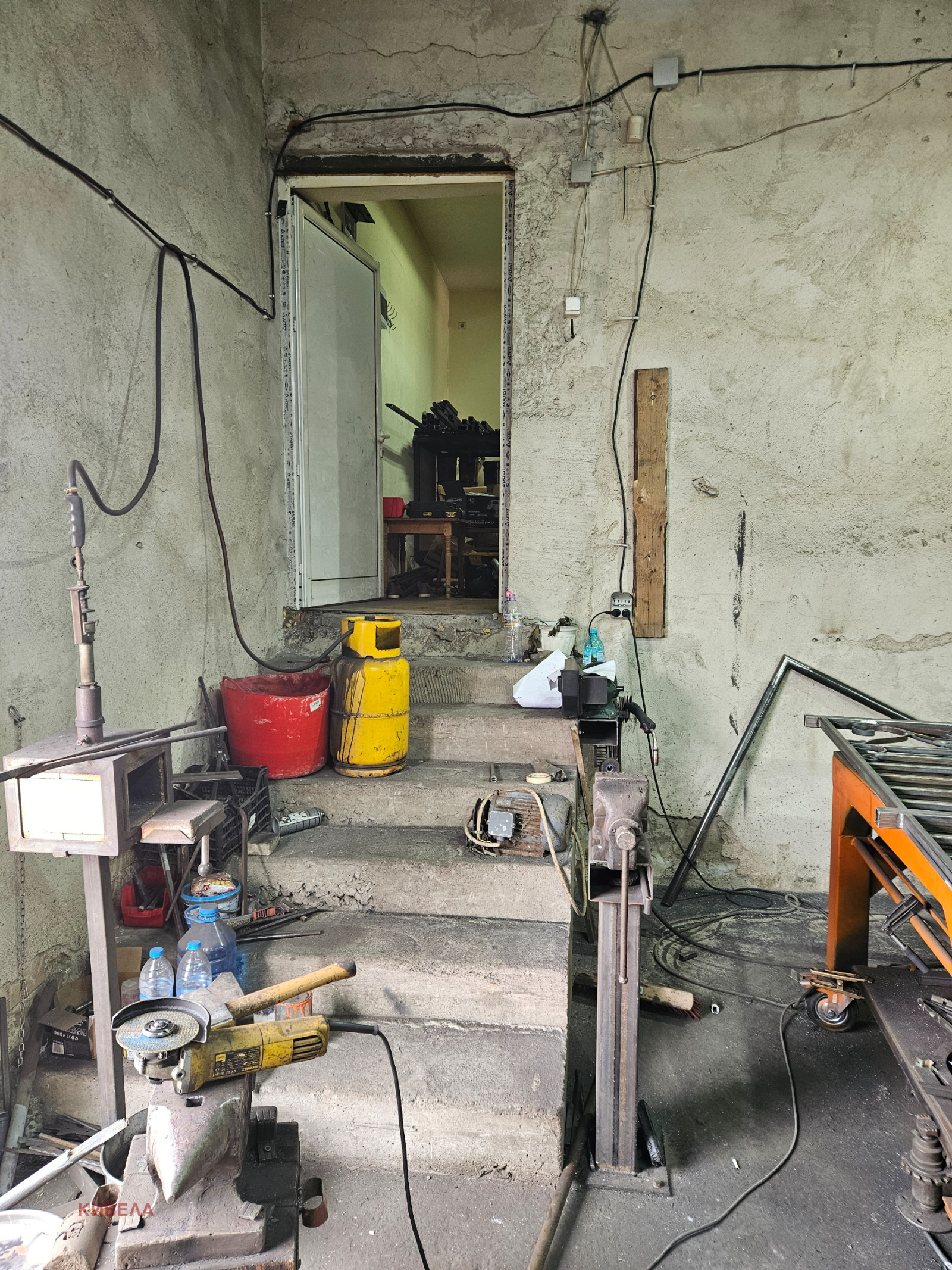 Дава под наем ПРОМ. ПОМЕЩЕНИЕ, гр. Плевен, Индустриална зона, снимка 2 - Производствени сгради - 54205349