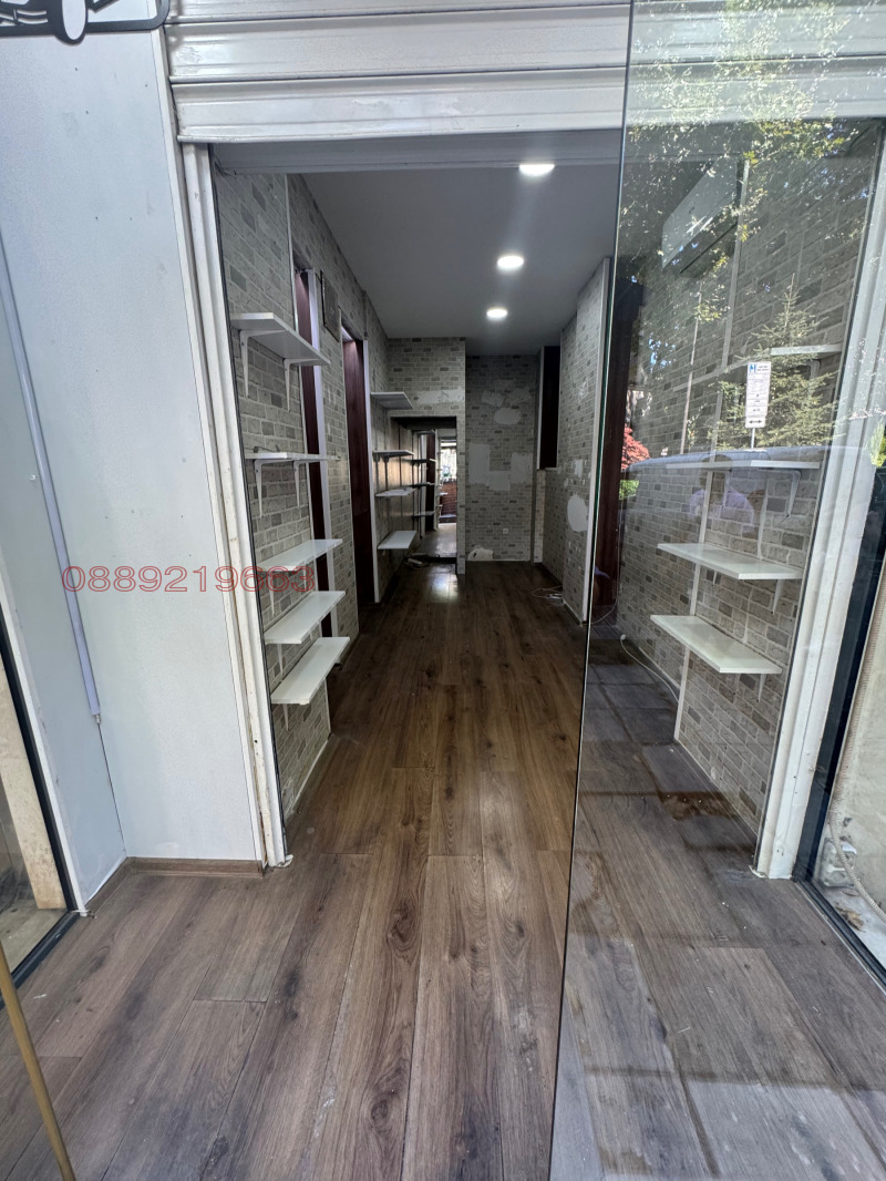 Под наем МАГАЗИН, град Варна, Център • 360 € / 704.10 лв. • 44880960 1