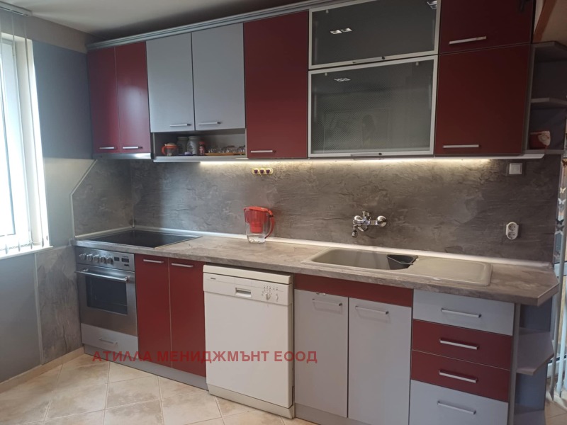 В аренду  1 спальня Пловдив , Център , 89 кв.м | 66318700