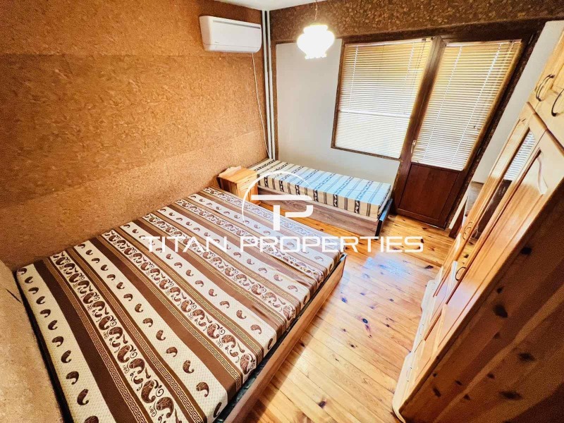 Издаје се  2 спаваће собе Бургас , Вазраждане , 65 м2 | 30330195