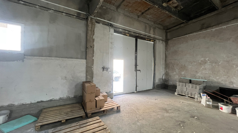 Дава под наем ПРОМ. ПОМЕЩЕНИЕ, гр. Монтана, Промишлена зона, снимка 6 - Производствени сгради - 52734285