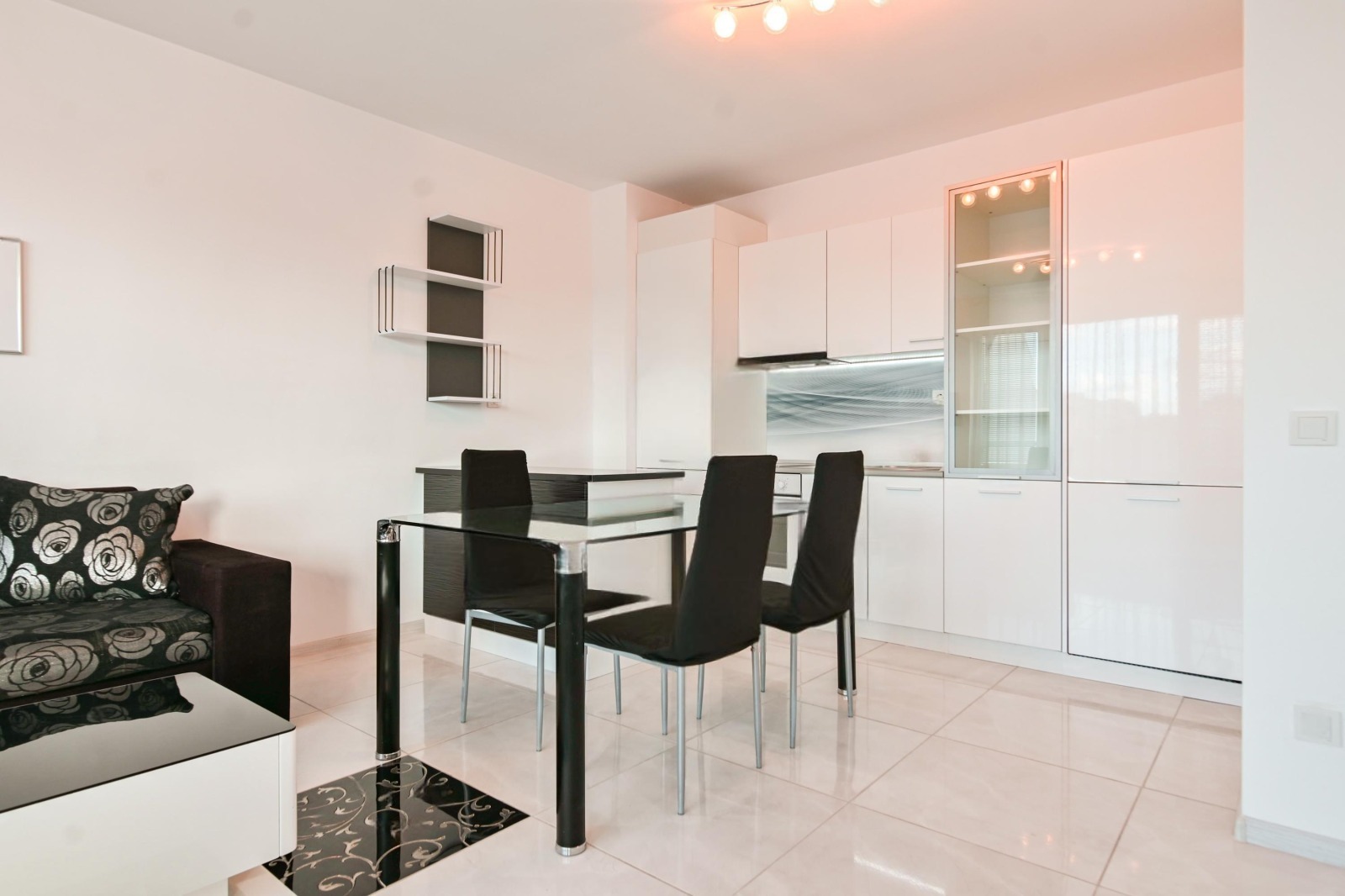 Дава под наем 3-СТАЕН, гр. София, Красна поляна 3, снимка 12 - Апартаменти - 54099866