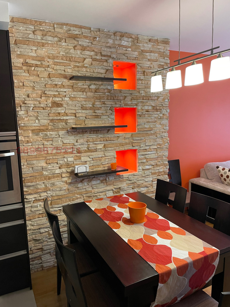 K pronájmu  2 ložnice Sofia , Borovo , 90 m2 | 59433767 - obraz [2]