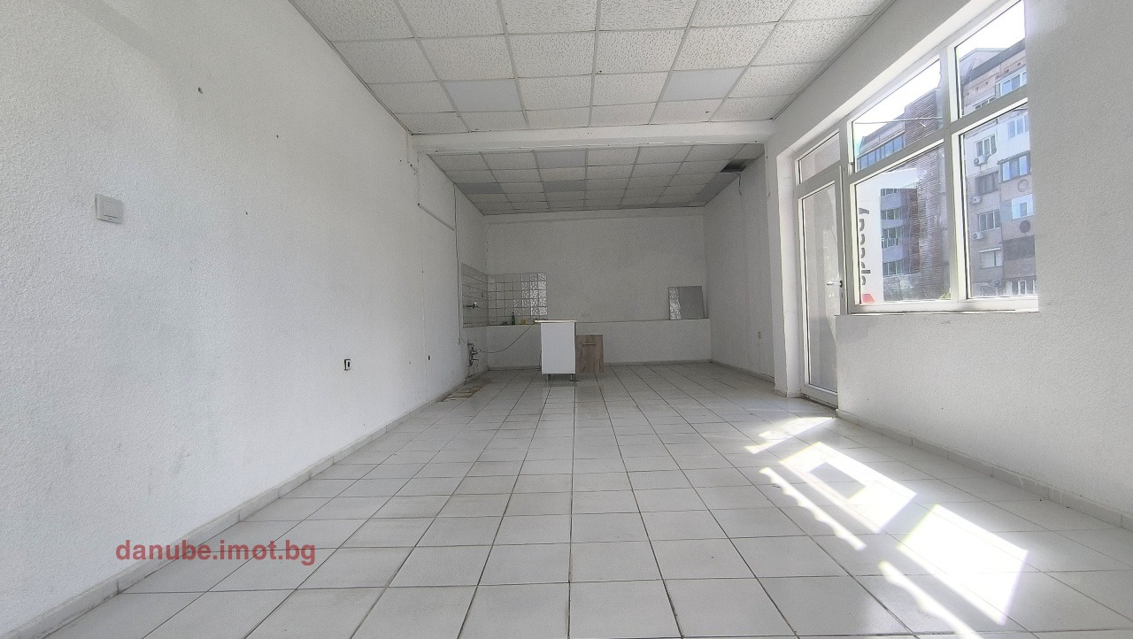 Дава под наем МАГАЗИН, гр. Русе, Дружба 3