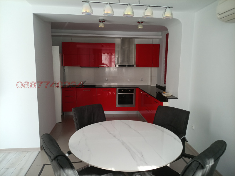 Дава под наем 3-СТАЕН, гр. Пловдив, Център, снимка 2 - Апартаменти - 52769853