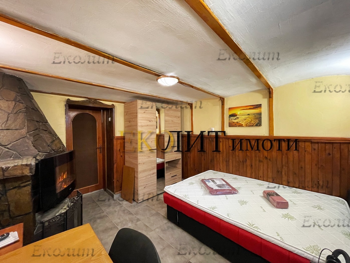 Дава под наем ЕТАЖ ОТ КЪЩА, гр. София, Център