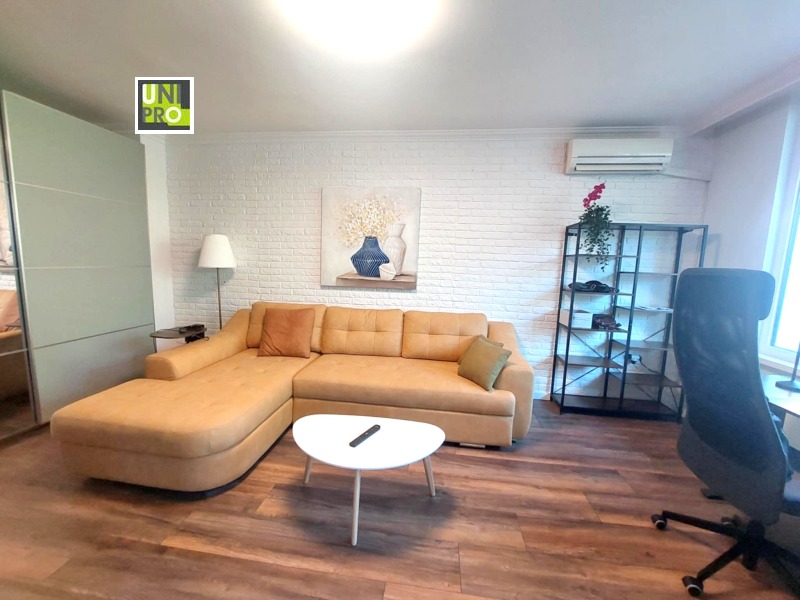 Дава под нем  1-стаен, град София, Иван Вазов •  750 € • ID 78789037 — holmes.bg - [1] 