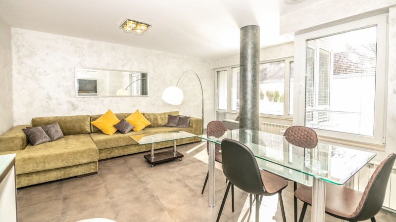 Kiadó  1 hálószoba Sofia , Centar , 70 négyzetméter | 58052269
