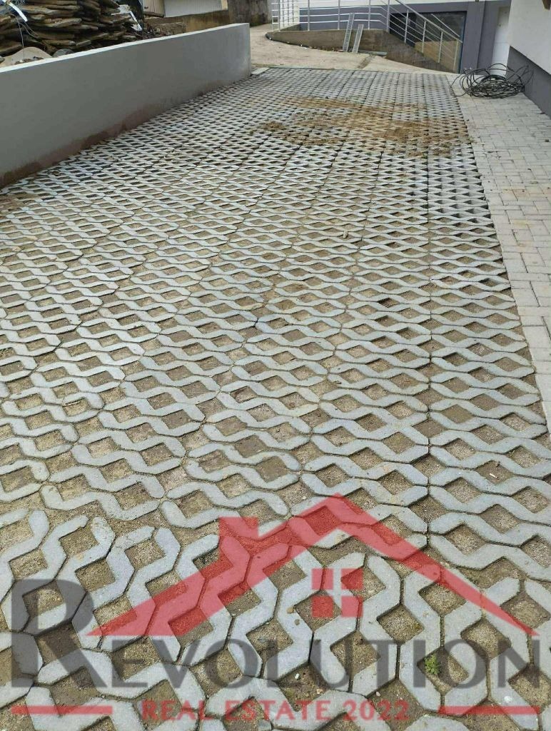 Дава под наем ГАРАЖ, ПАРКОМЯСТО, гр. Кърджали, Възрожденци, снимка 3 - Гаражи и паркоместа - 53071133