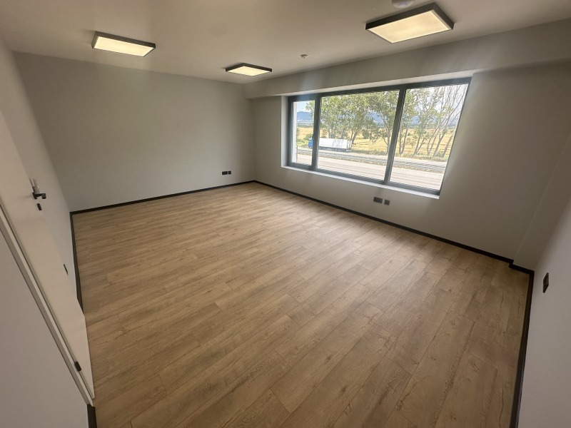 K pronájmu  Kancelář Sofia , Kremikovci , 302 m2 | 49276894 - obraz [3]