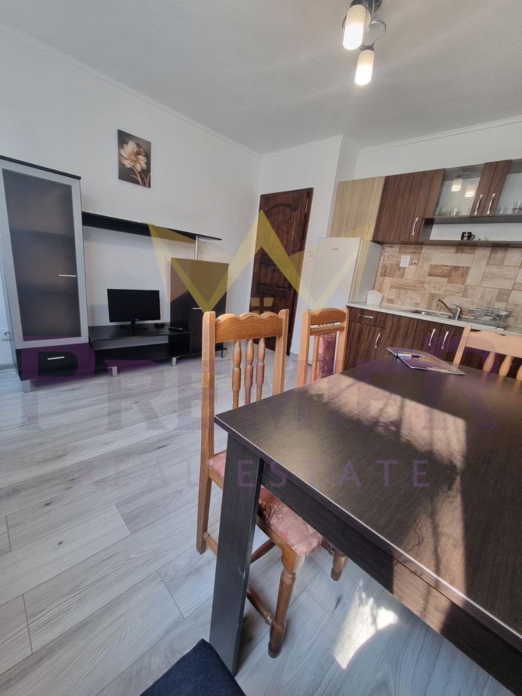 Дава под наем 2-СТАЕН, гр. Варна, Колхозен пазар, снимка 2 - Апартаменти - 54202918