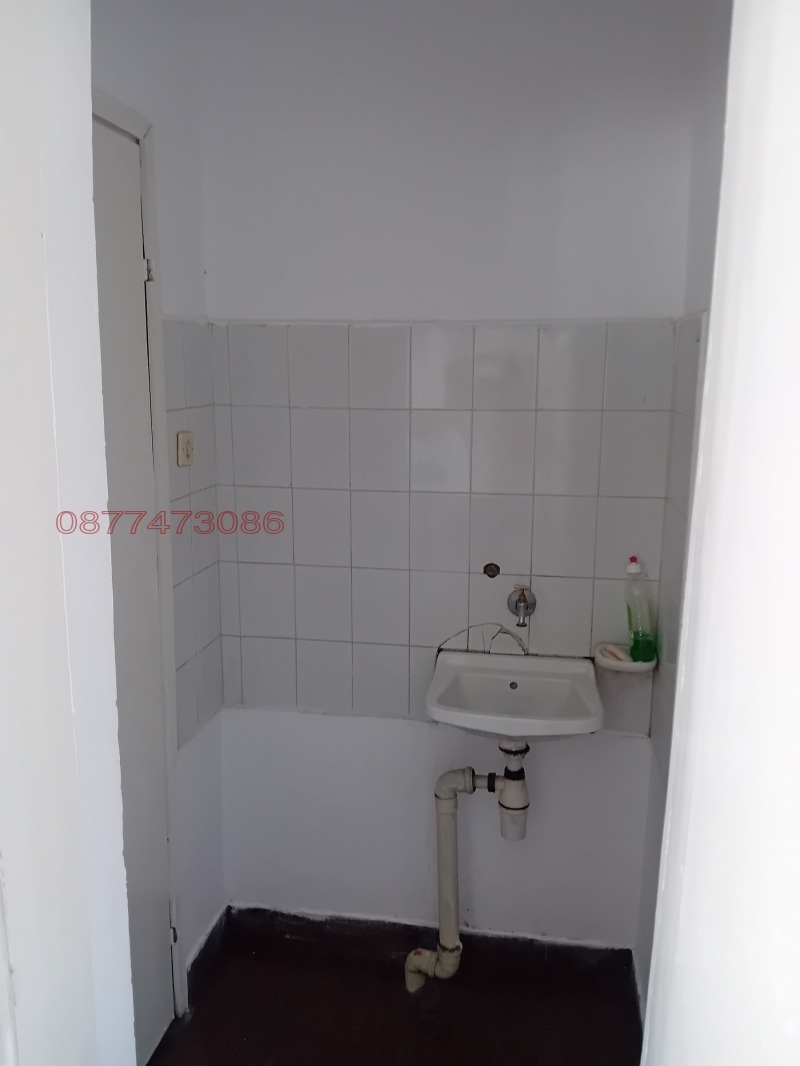 Дава под наем МАГАЗИН, гр. Монтана, Широк център, снимка 8 - Магазини - 52782938