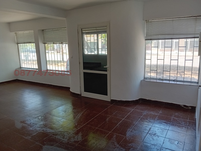 Дава под наем МАГАЗИН, гр. Монтана, Широк център, снимка 6 - Магазини - 52782938