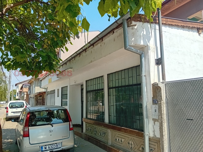 Дава под наем МАГАЗИН, гр. Монтана, Широк център