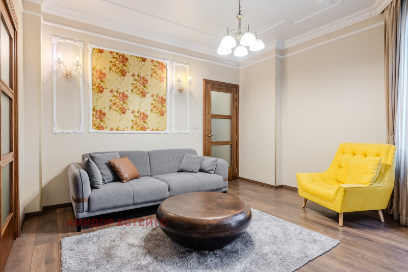 Дава под нем  2-стаен, град София, Докторски паметник •  750 EUR • ID 16915502 — holmes.bg - [1] 