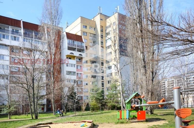 Дава под наем ГАРАЖ, ПАРКОМЯСТО, гр. София, Изток, снимка 3 - Гаражи и паркоместа - 54744859