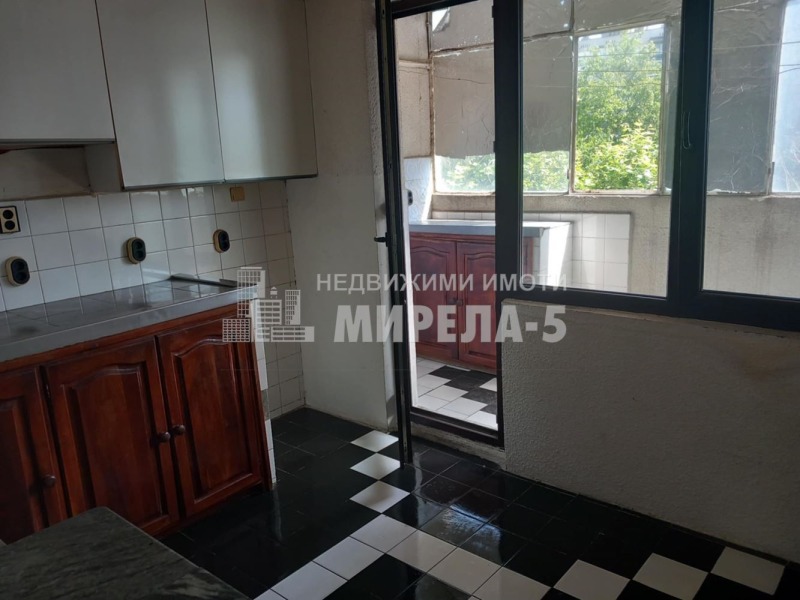 Дава под Наем 3-СТАЕН в град Русе, Родина 2 - 90 кв.м / 250 € » 488.96 лв., МИРЕЛА 5