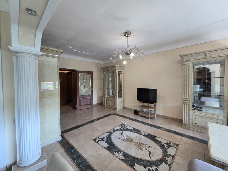 В оренду  2 спальні Плевен , Идеален център , 100 кв.м | 95093647 - зображення [2]