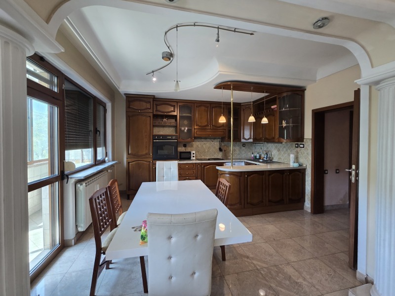 В оренду  2 спальні Плевен , Идеален център , 100 кв.м | 95093647