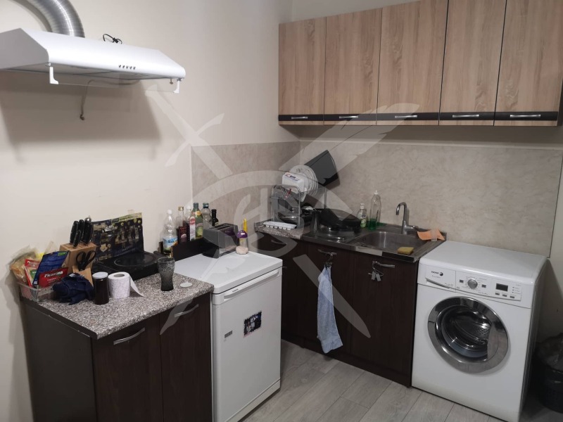 Дава под нем  2-стаен, град Варна, Цветен квартал •  400 EUR • ID 61853921 — holmes.bg - [1] 