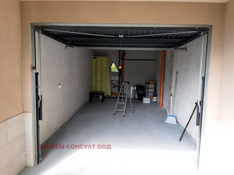 Kiadó  Garázs Sofia , Druzsba 2 , 21 négyzetméter | 49821432