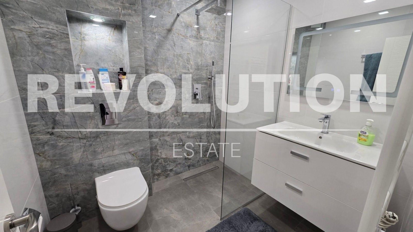 Дава под наем 3-СТАЕН, гр. Варна, Левски 1, снимка 10 - Апартаменти - 52453437