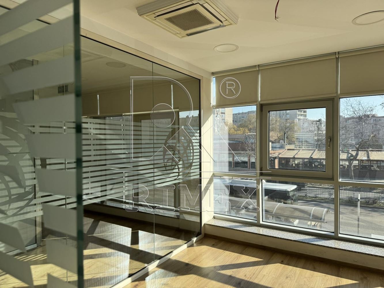 Дава под наем ОФИС, гр. Пловдив, Център, снимка 13 - Офиси - 54354564