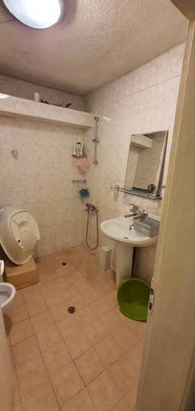 1 makuuhuone Reduta, Sofia 7